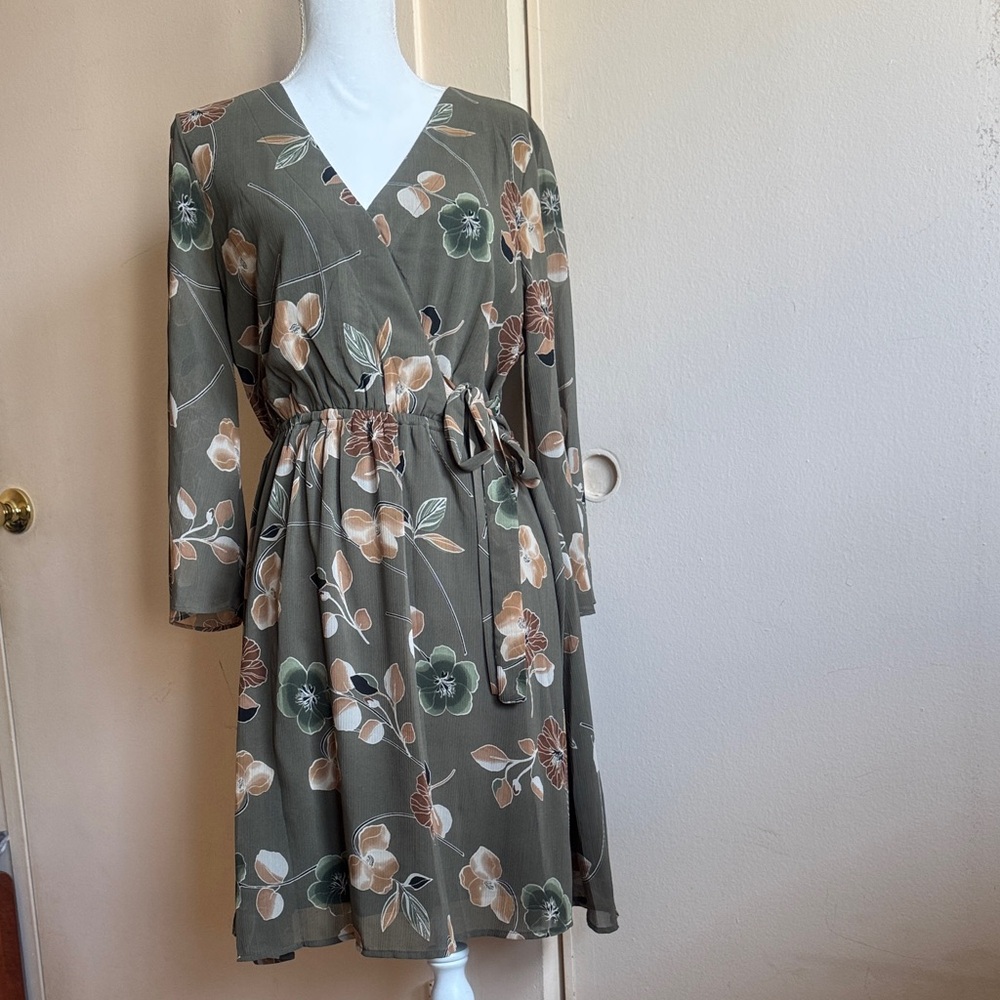 Calvin Klein Long Sleeve Floral Dress in Olive and Beige